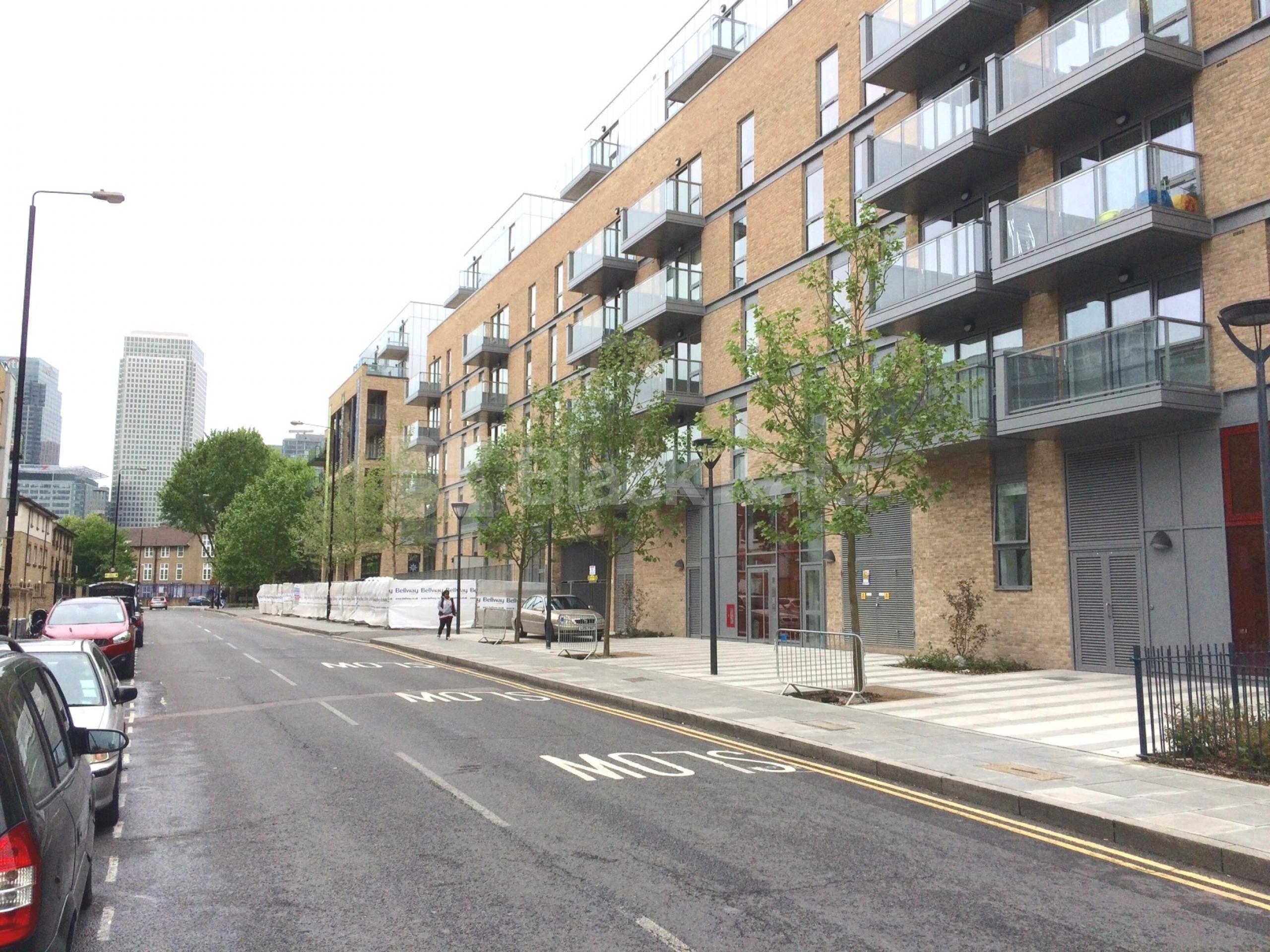 			NEW INSTRUCTION , 2 Bedroom, 1 bath, 1 reception Apartment			 Upper North Street, Poplar E14